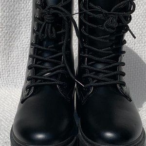 NEW! Women's Seven Dials Combat Boots Gloss Black Lace Up 5.5 5½ shoes